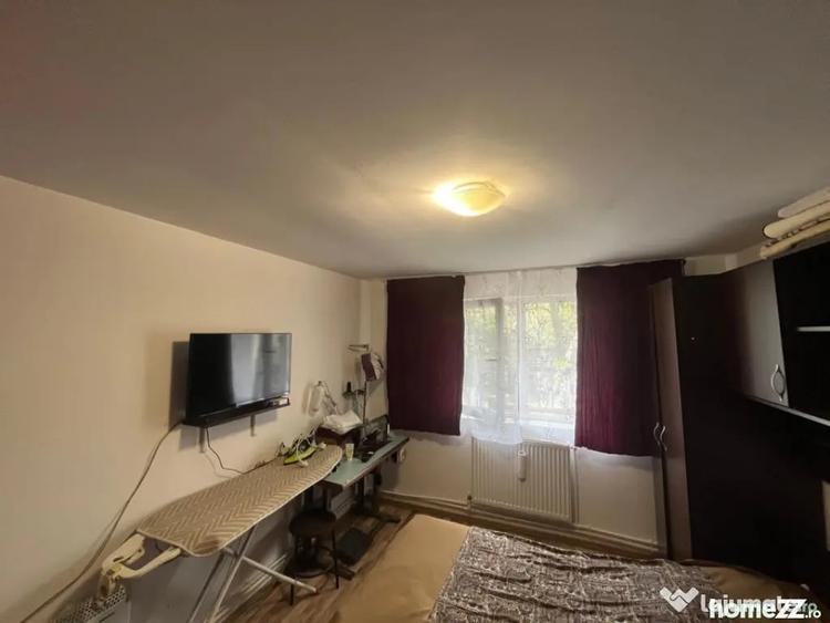 Casă cu 7 camere cu Teren 2354 Mp în Malu Mare