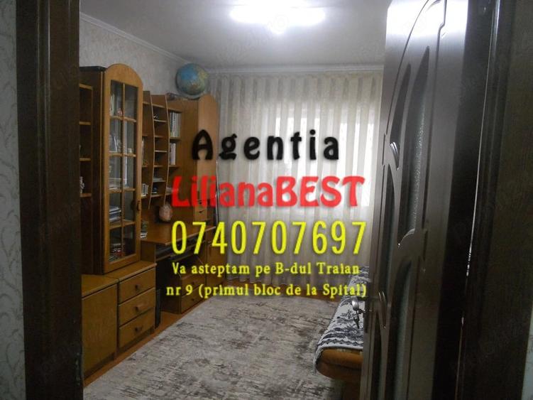 Apartament cu 4 camere decomandat în Central