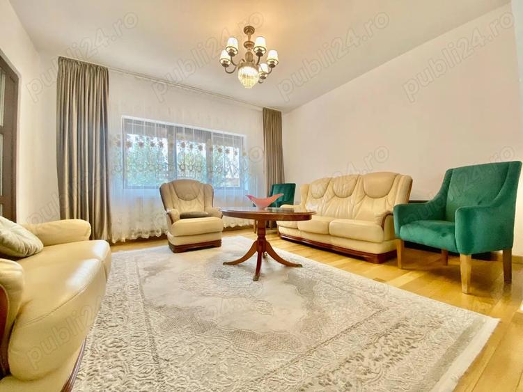 Casă cu 6 camere cu Teren 650 Mp în Central