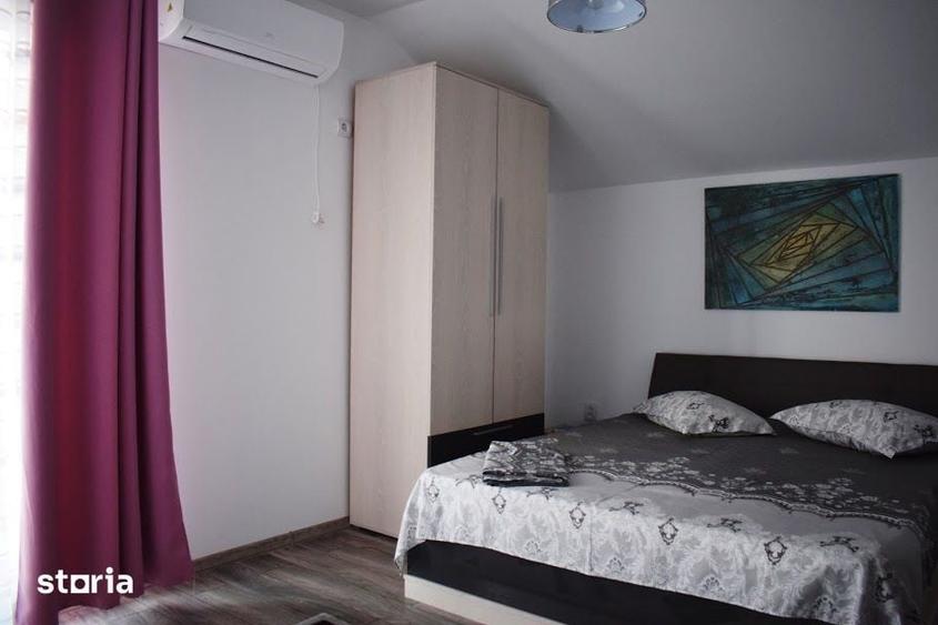 Casă cu 8 camere decomandat cu Teren 250 Mp în Nord