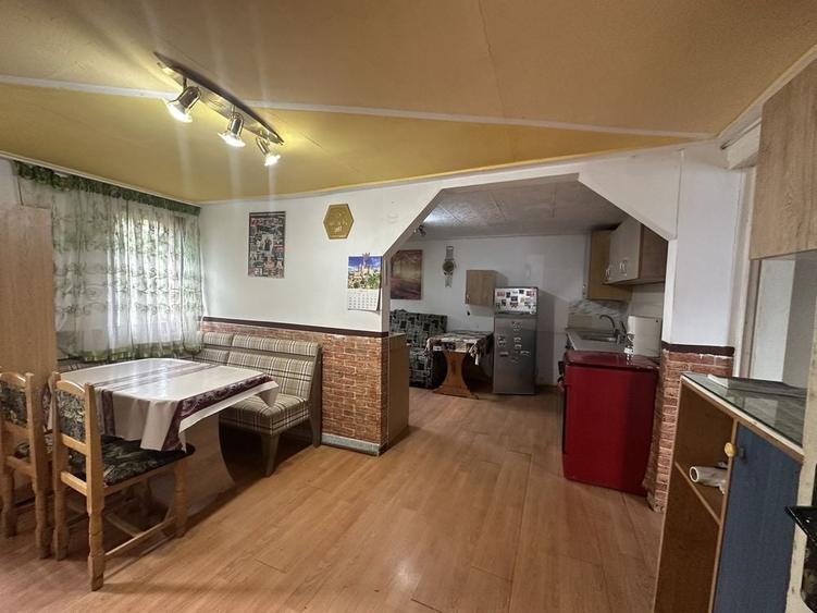 Casă cu 2 camere cu Teren 500 Mp în Sadu
