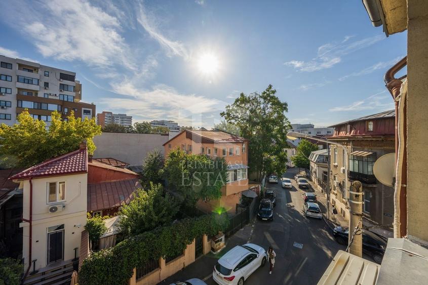Apartament cu 4 camere decomandat în Calea Călărașilor