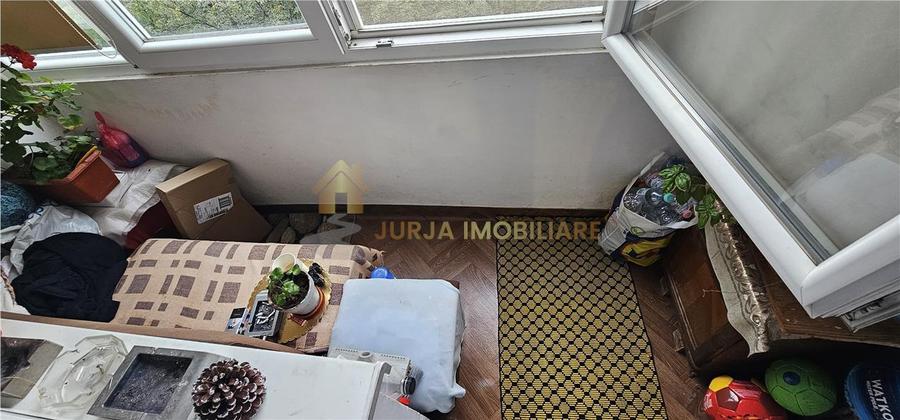 Apartament cu 4 camere semidecomandat, mobilat în Mănăștur