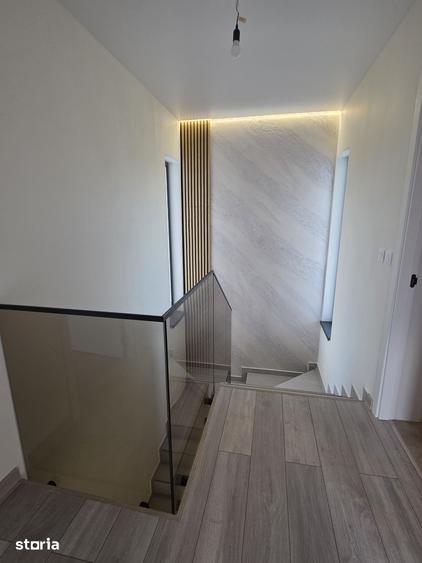 Casă cu 4 camere cu Teren 510 Mp în Holboca