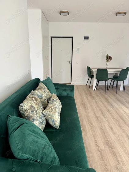 Apartament cu 3 camere decomandat în Florești