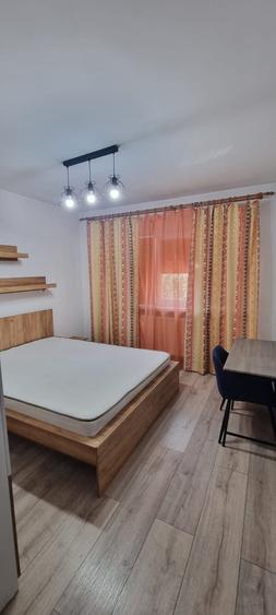 Apartament cu 3 camere decomandat în Albești