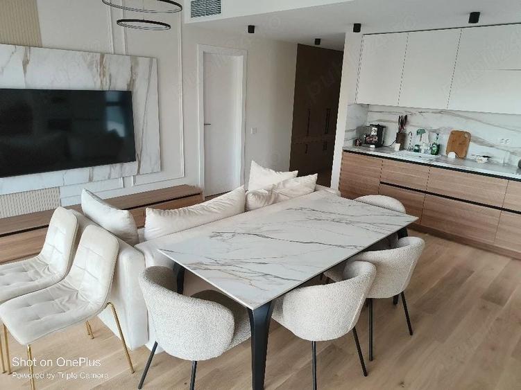 Apartament cu 3 camere decomandat în Băneasa