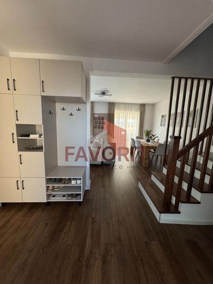 Duplex cu 4 camere cu Canalizare în Giroc