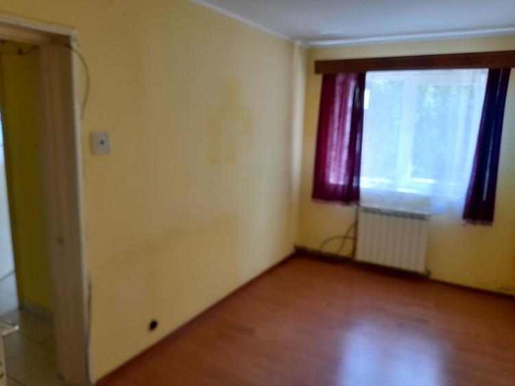 Apartament cu 3 camere semidecomandat în Rădăuți
