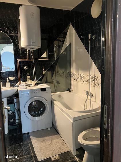 Apartament cu 3 camere decomandat în Tei