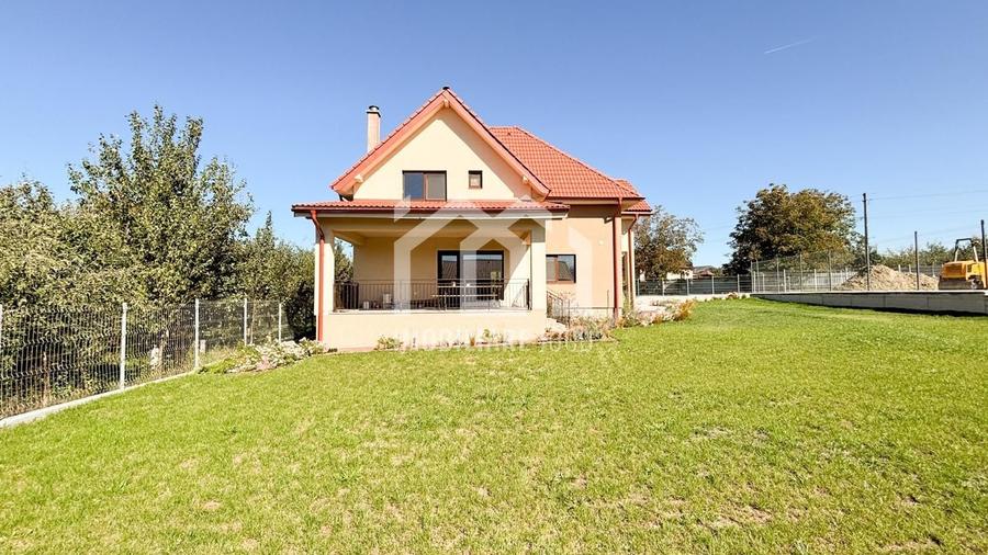 Casă individuală cu 5 camere cu Canalizare în Jucu de Sus