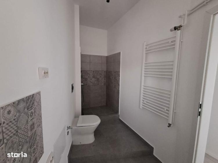Apartament cu 5 camere decomandat în Moșilor