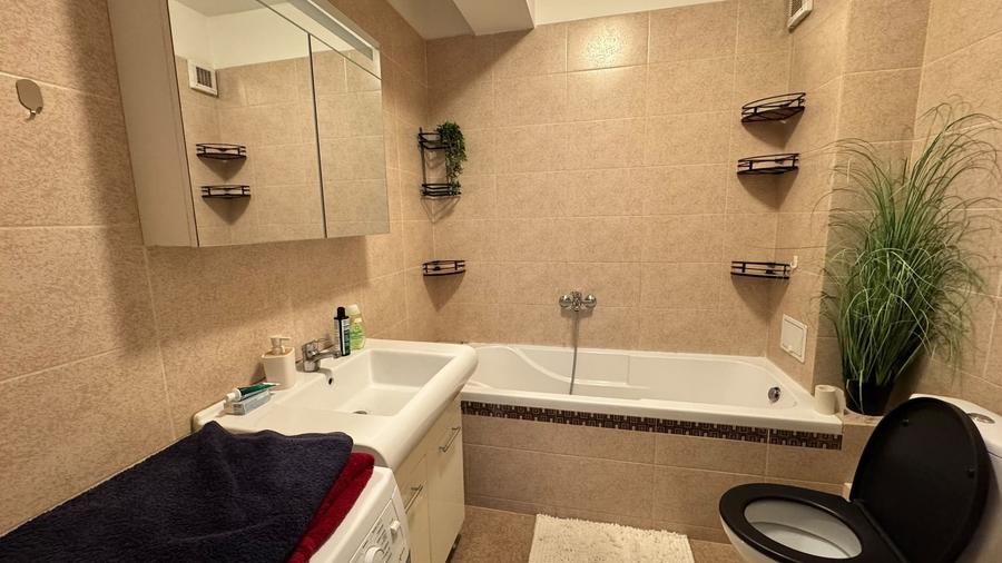 Apartament cu 2 camere nedecomandat în Centru Civic
