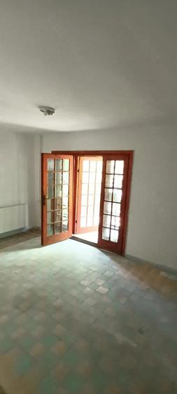 Apartament cu 2 camere decomandat în Soarelui