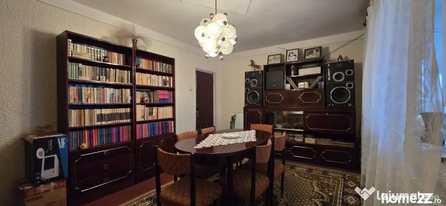 Apartament cu 4 camere decomandat în Baraolt