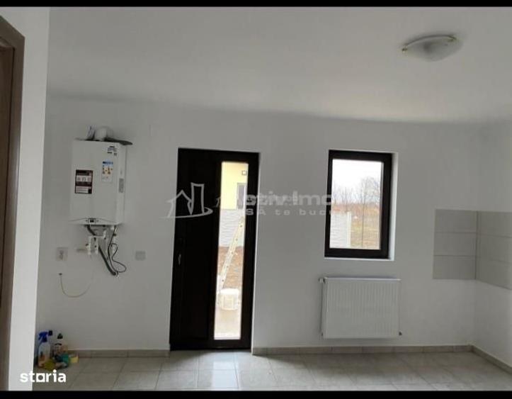 Casă cu 3 camere cu Teren 400 Mp în Central