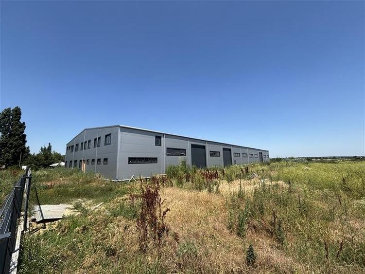 Spațiu industrial, de 1,800 mp, în Central