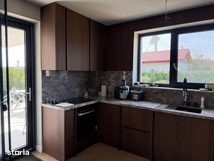 Casă cu 4 camere cu Teren 440 Mp în Șerbănești