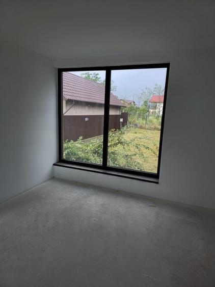 Casă cu 4 camere în Căpățânești