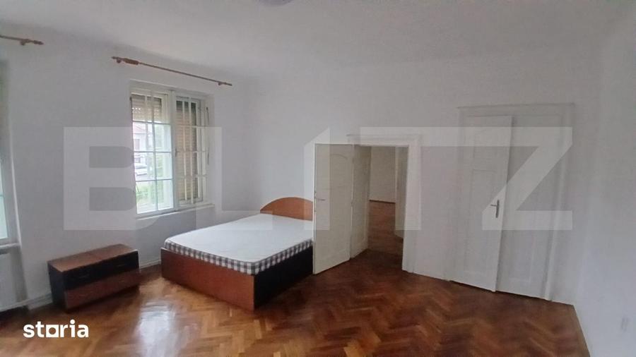 Apartament cu 5 camere în Central
