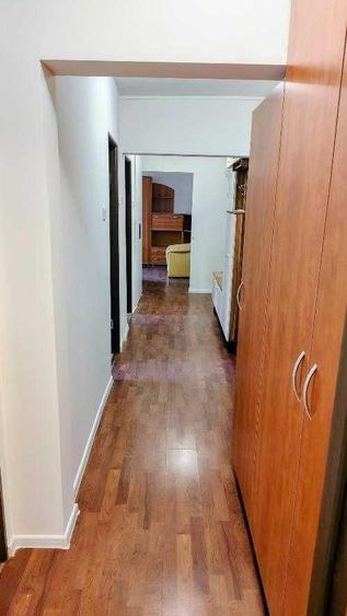 Apartament cu 3 camere decomandat în Răcădău