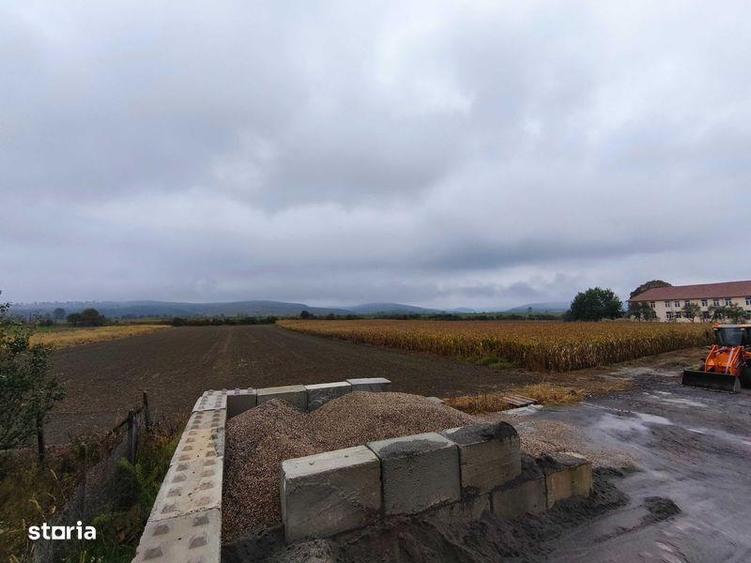Teren de 15000 mp, în Băla