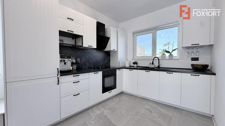 Duplex cu 4 camere cu Teren 271 Mp în Urseni