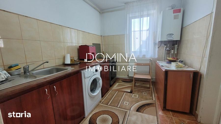 Apartament cu 3 camere decomandat în Teilor