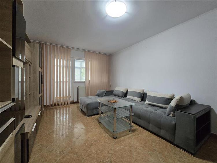 Apartament cu 3 camere decomandat în 9 Mai