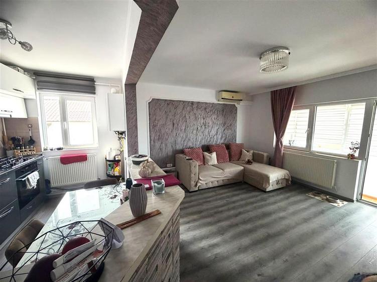Apartament cu 2 camere decomandat în Cumpăna