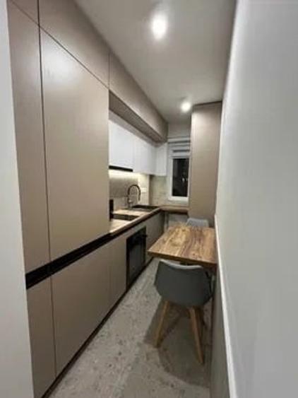 Apartament cu 2 camere decomandat, mobilat în Hala Centrală