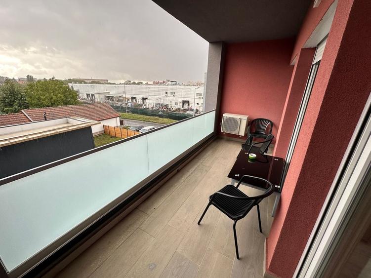 Apartament cu 3 camere decomandat în Aradului