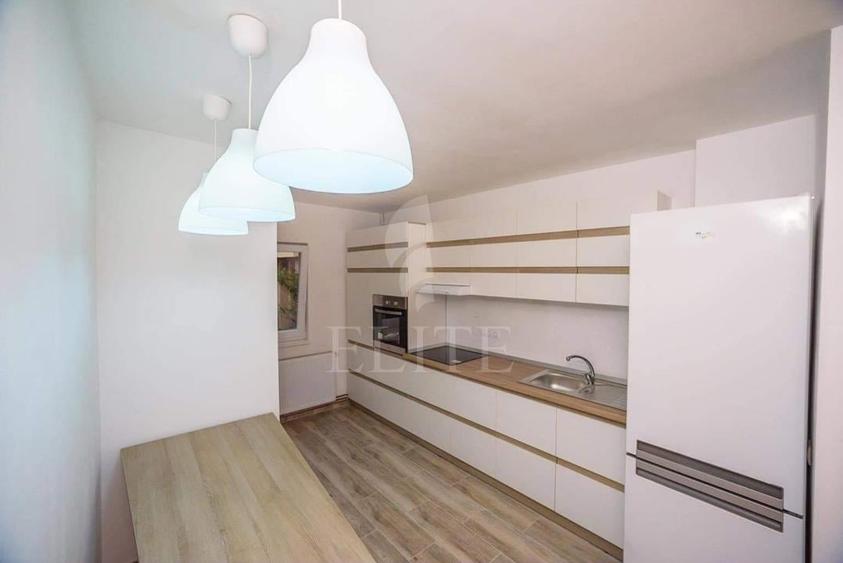 Apartament cu 3 camere decomandat, mobilat în Zorilor