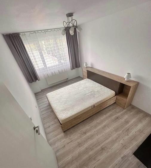 Apartament cu 4 camere decomandat în Tipografilor