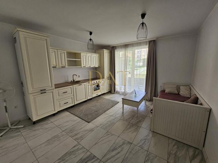 Apartament cu 2 camere semidecomandat în Chinteni