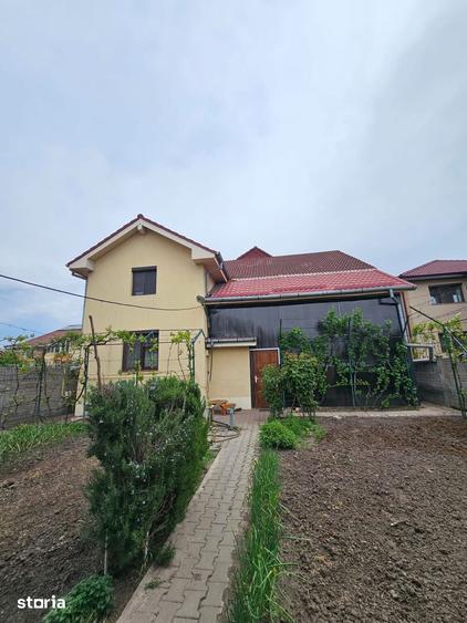 Casă cu 6 camere cu Teren 800 Mp în Calea București