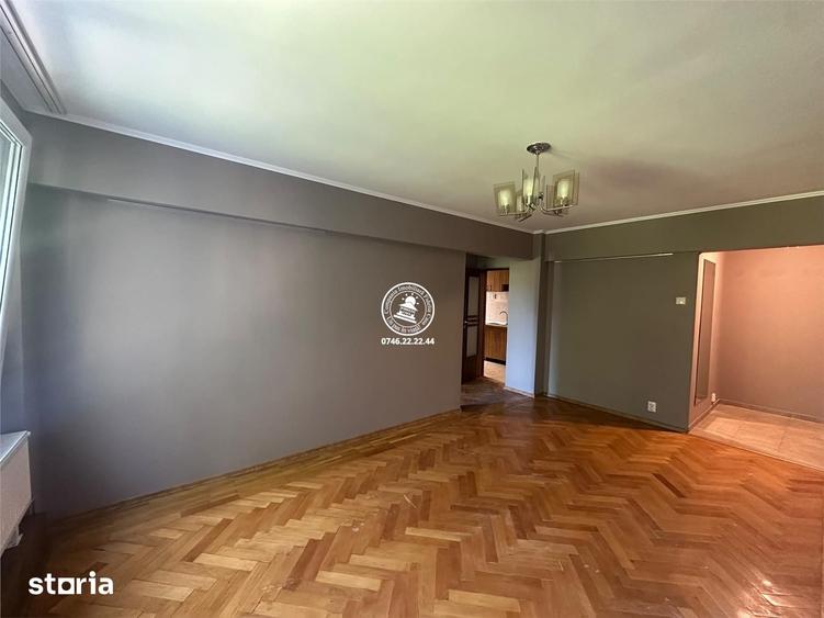 Apartament cu 3 camere semidecomandat în Ultracentral