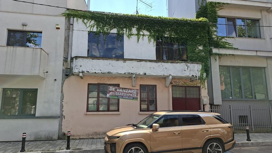 Casă cu 7 camere cu Teren 232 Mp în Calea Călărașilor