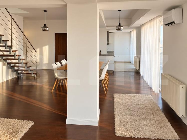 Apartament cu 4 camere semidecomandat, mobilat în Bună Ziua