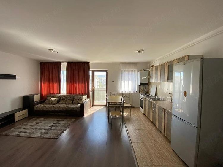 Apartament cu 3 camere semidecomandat în Florești