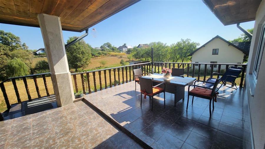 Casă individuală cu 4 camere cu Teren 3195 Mp în Poieni-Solca