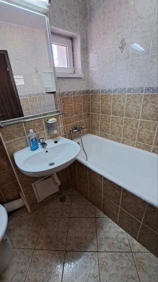 Apartament cu 3 camere decomandat în Dorobanți