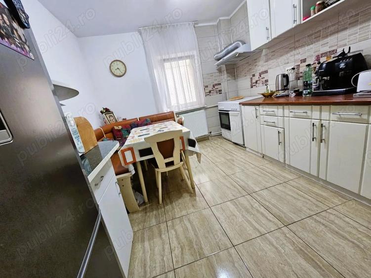 Apartament ---4 camere E3 - -etajul 3-MOBILAT - 1