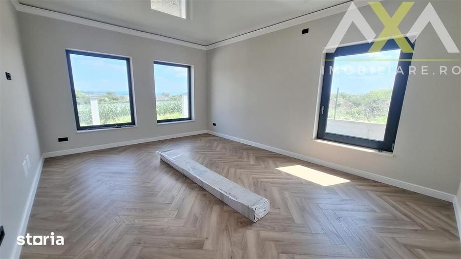 Casă cu 4 camere cu Teren 400 Mp în Rediu