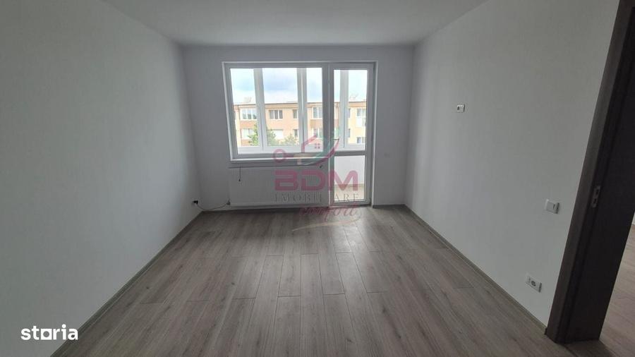 Apartament cu 3 camere semidecomandat în Micro 1