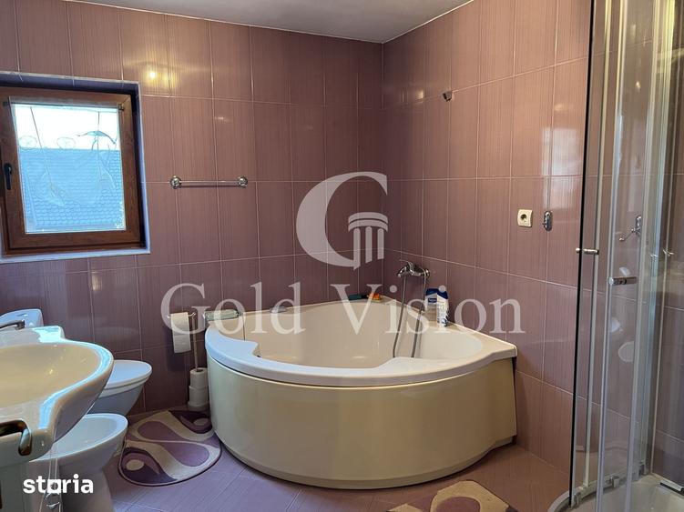 Casă cu 5 camere cu Teren 600 Mp în Central