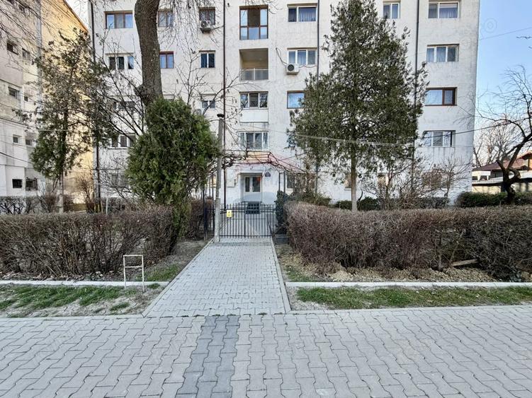 Apartament cu 3 camere decomandat în Gară
