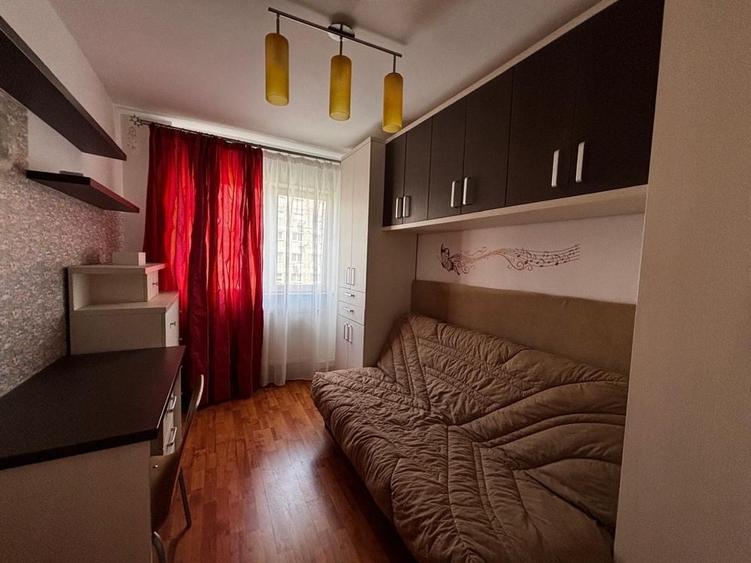 Apartament cu 3 camere în Drumul Taberei