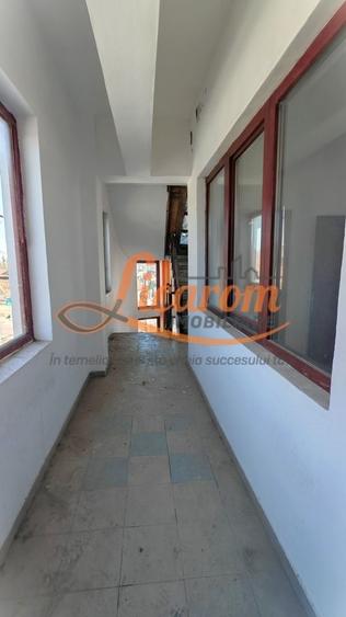 Birou, de 1,380 mp, în Central
