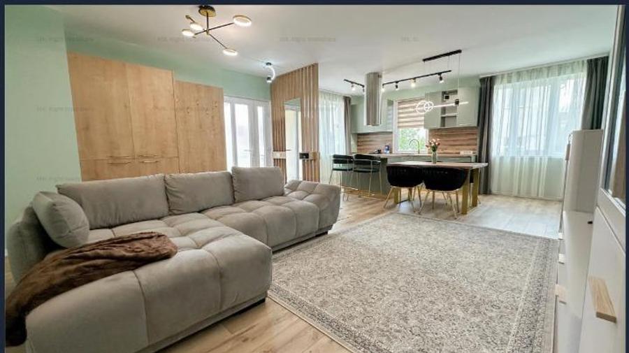 Apartament cu 3 camere semidecomandat, mobilat în Central